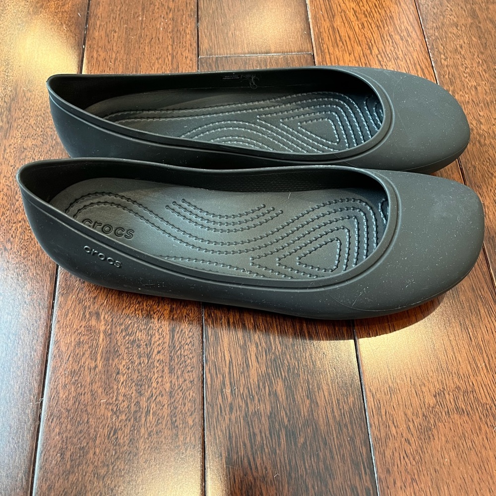 Crocs Black Brooklyn Flat size 9